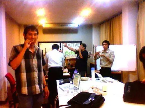 ipattt บรรยากาศการทำงานของทีมงาน...ขณะพักผ่อน...ที่ iSchool