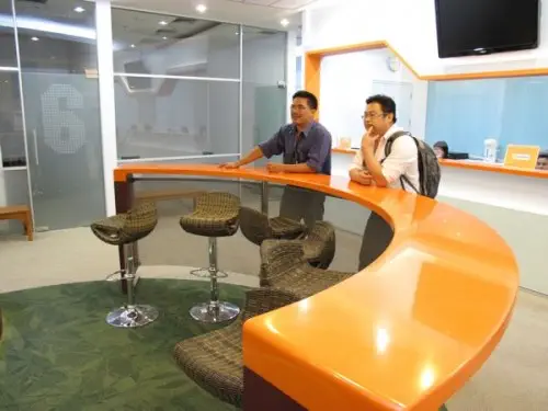 csloxinfo1 Counter สำหรับนั่งรอ services เหมือนร้านไอติม