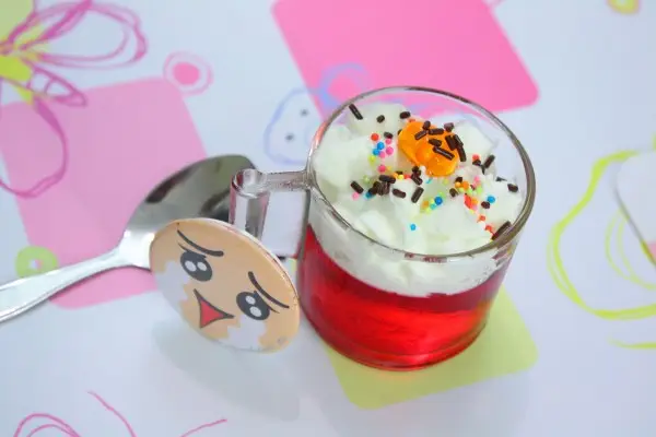 Gusta-Coffee-13 ปิดท้ายเซ็ทด้วยเยลลี่เหนียวหนุบเคี้ยวมันส์ตกแต่งมาสวยงาม