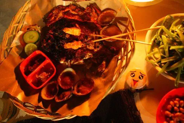 bali-sss-01 ซาบซึ้งอาหารทะเลเผา กินริมทะเล ปลาหมึกสะเต๊ะกับหอยอะไรก็ไม่รู้อร่อยมาก
