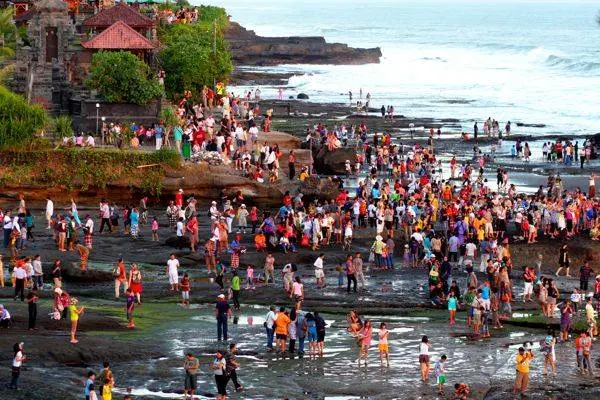 bali-sss-02 ซาบซึ้งกับการดูดวงอาทิตย์ตก ทำไมคนมันเยอะอย่างงี้นะ ! (คุณซาบซึ้งอยู่ไหนหาดูจ้ะ)