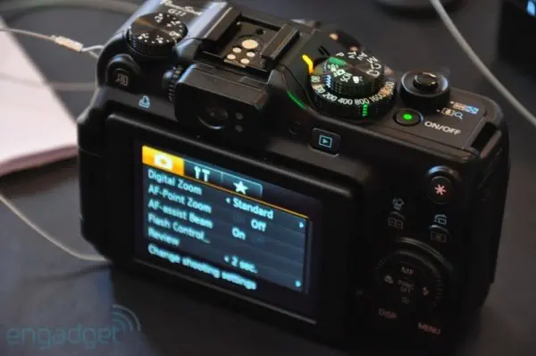 canon-g11-hands-2 Look ของ G11 เหมือน G10 ทีเดียว