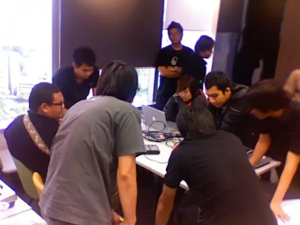 mac-training4 สลับกันแก้ปัญหา
