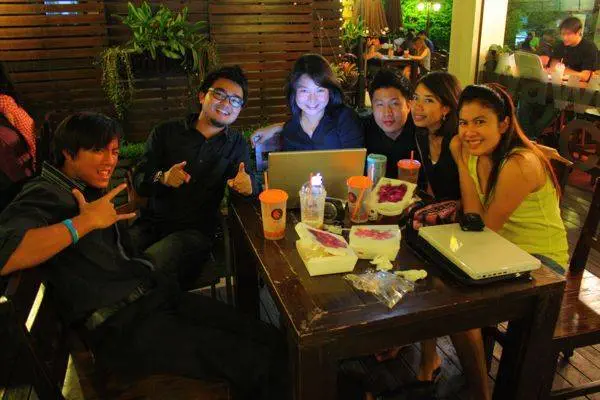 wawee-ihear-18 ความจริงกลุ่มนี้น่าจะเป็นกลุ่มเพื่อน facebook มากกว่าหรือเปล่า ?
