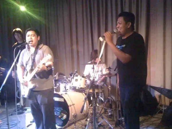 embassy-iHear @iNattt แจมกับ Champ Love iS ที่ Embassy ทองหล่อ 10