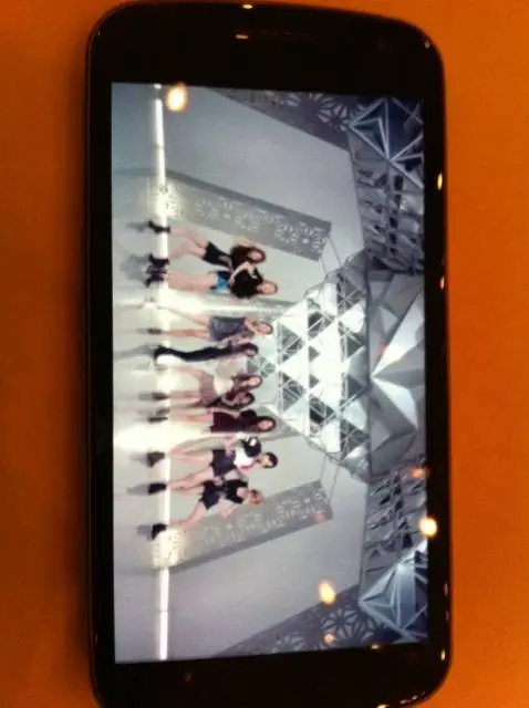 @rabbitinblack เปิด galaxy nexus ดู SNSD ถึงกับครางฮือ