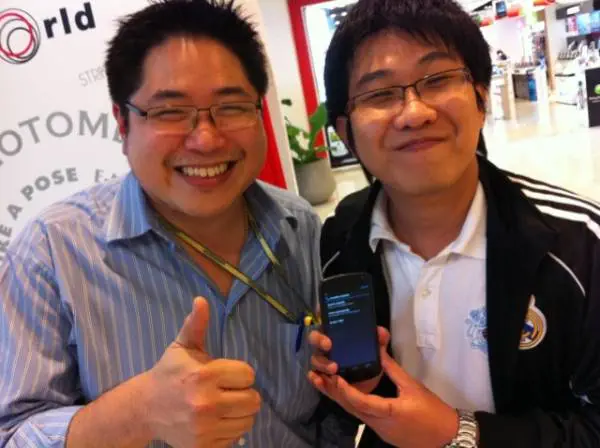 @jakrapong @rabbitinblack นายแบบ Nexus :P @jakrapong @rabbitinblack นายแบบ Nexus :P