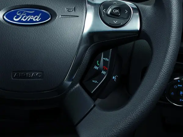 All New Ford Focus กับปุ่มควบคุม และระบบ SYNC ที่พวงมาลัย All New Ford Focus กับปุ่มควบคุม และระบบ SYNC ที่พวงมาลัย