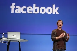 facebook Mark Zuckerberg ในงาน f8 ปีก่อน