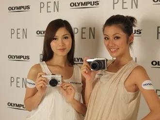 olympus_ep1_7 ในฉากหลังสีขาวและนางแบบชุดขาวกล้องก็ยังให้สมดุลดีมาก