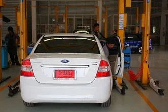 focus-tdci-2009-11 ขอเอารถไปขึ้น hoist เช็คช่วงล่างและใต้ท้อง ทางศูนย์ก็ยินดี