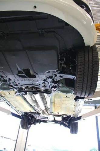 focus-tdci-2009-17 ท้องรถปิดแบนเรียบลดกระแสอากาศวน แบบที่ไม่มีรถญี่ปุ่นราคาไม่เกิน 2 ล้านคันไหนจะสนใจรายละเอียดนี้