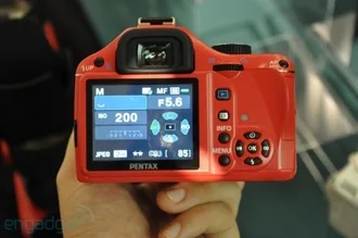 pentax-kx-3 ด้านหลังดูแล้วนึกถึง Canon 400D แต่ปุ่ม Delete ไปอยู่ด้านบนซ้ายแทน
