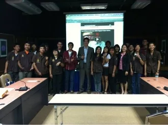 ถ่ายกับนักศึกษาราชมงคลและอาจารย์ ถ่ายกับนักศึกษาราชมงคลและอาจารย์