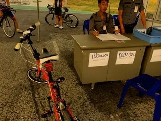 พี่ยามแลกบัตร ใจดีครับ